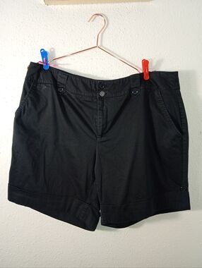 Ashley Stewart Black Button-Trim Cuffed Shorts sz 18W